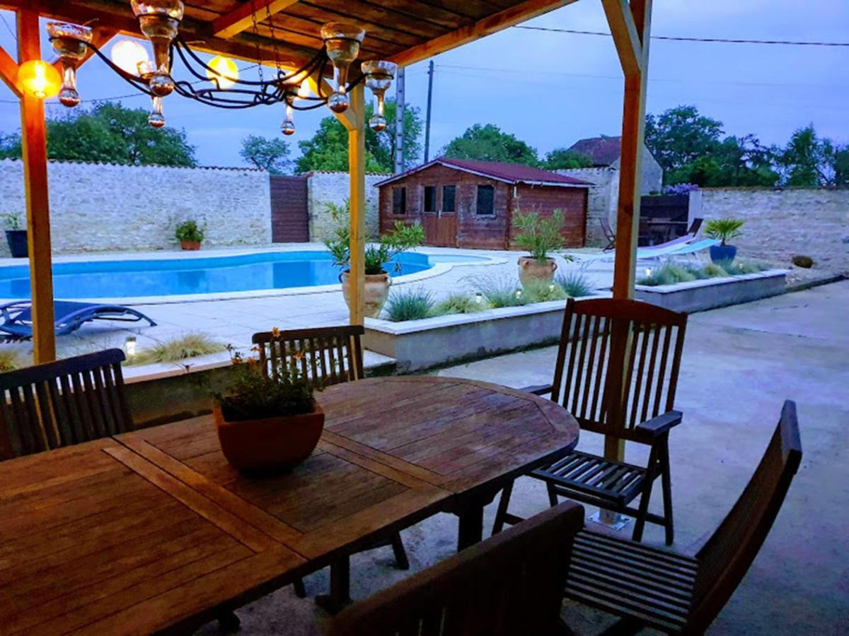 Mas De La Piniere Bed and Breakfast Mauprévoir Εξωτερικό φωτογραφία